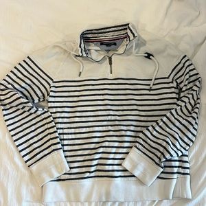 Tommy Hilfiger Quarter Zip Pullover w/Pockets (Size M)